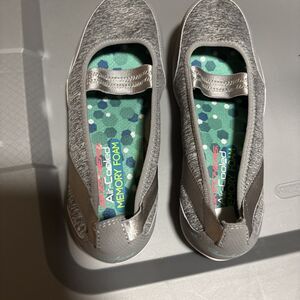 Skechers air cooled memory foam grey womens size 8.5